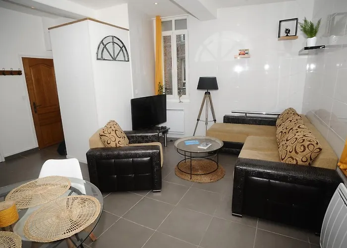 L'escale Entre Le Port Et La